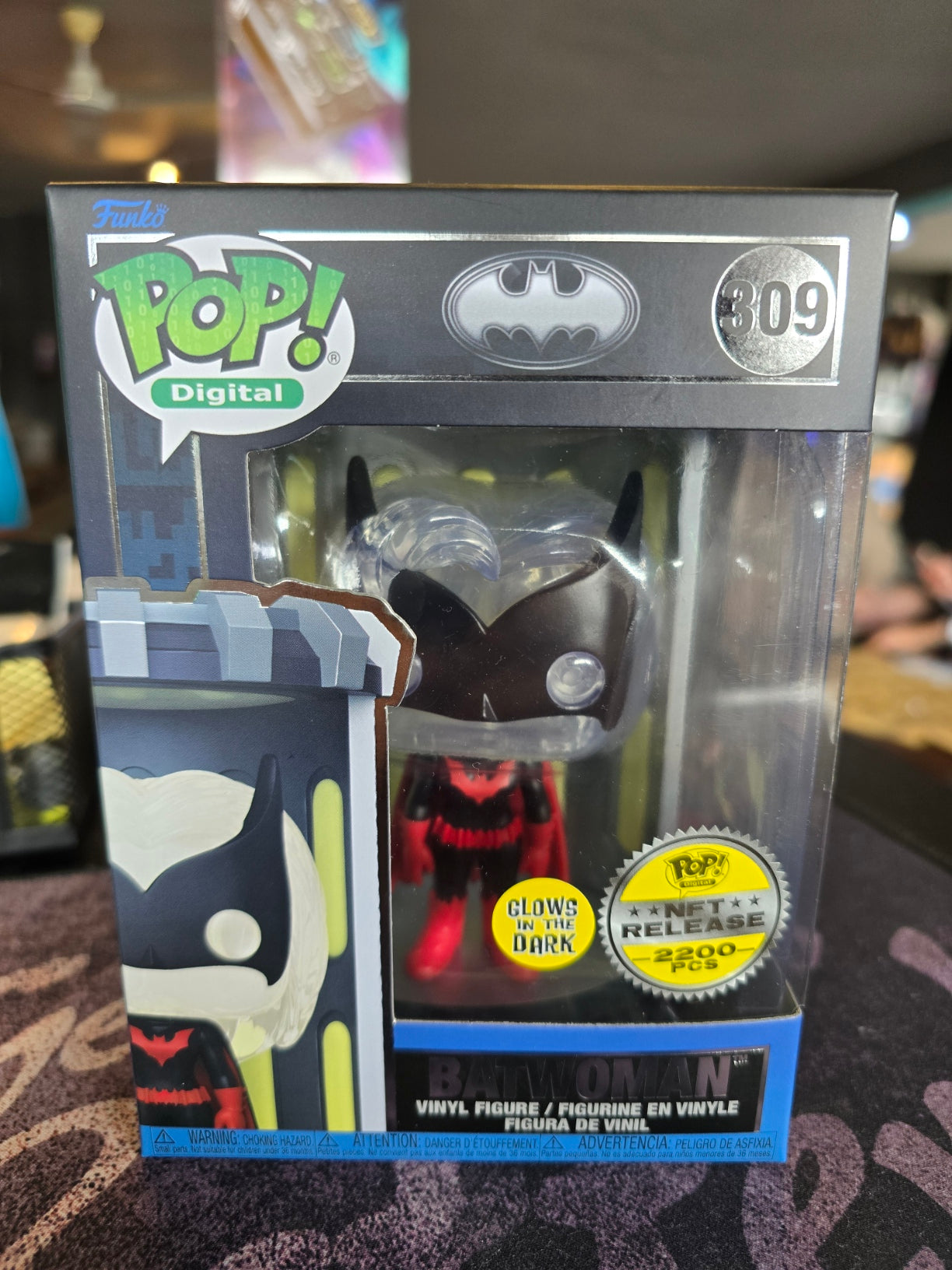 Funko Digital NFT - Batman - Batwoman
