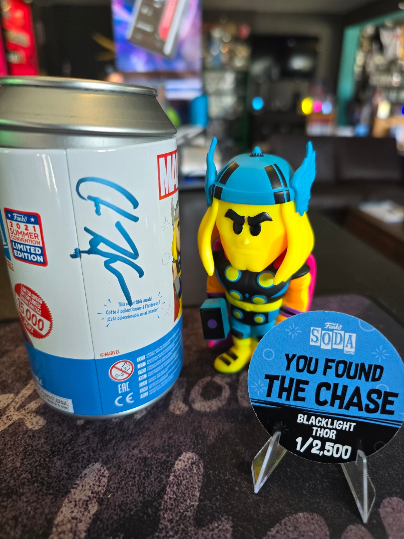 Funko Soda - CHASE - SIGNED by Chris Hemsworth - Thor 1 of 2500 SWAU Cert