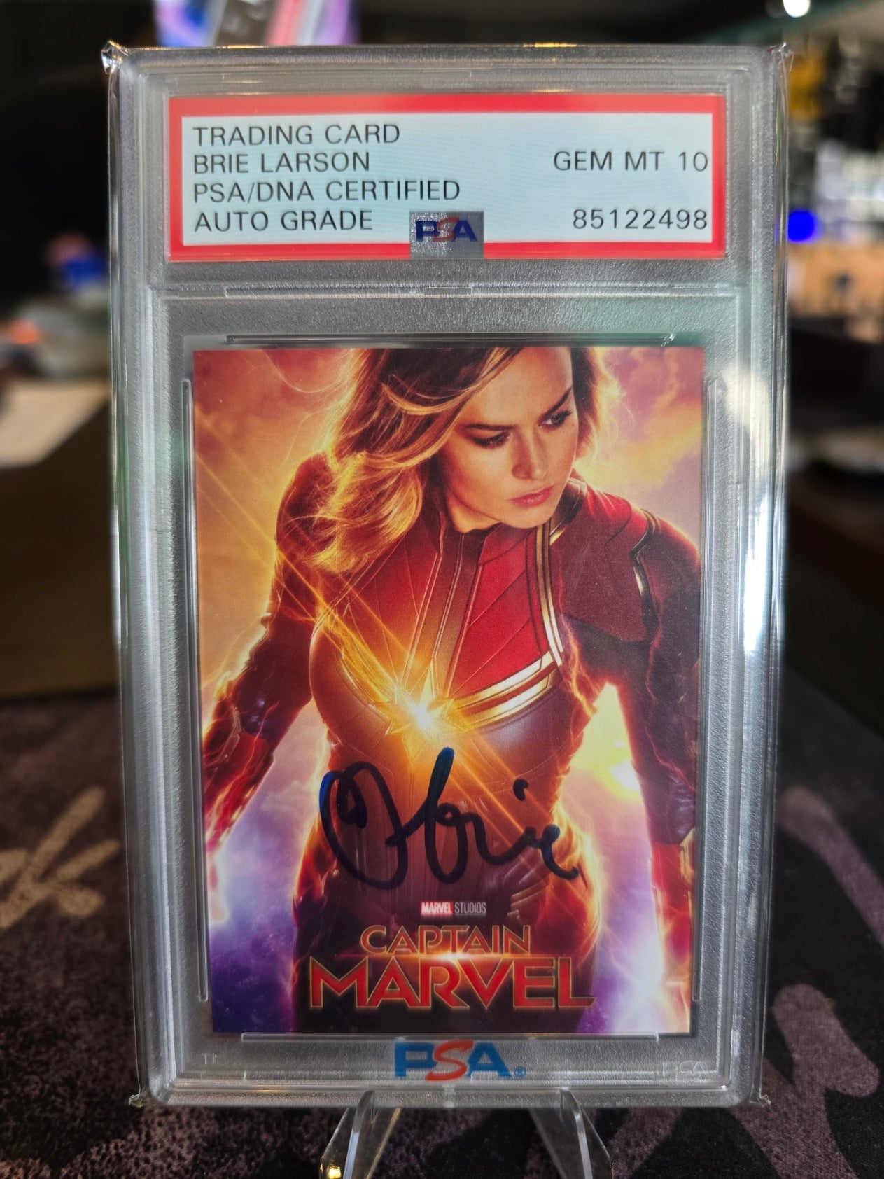 Marvel Trading Card - Brie Larson - Captain Marvel - On Card Signed Auto - PSA DNA GEM MT 10
