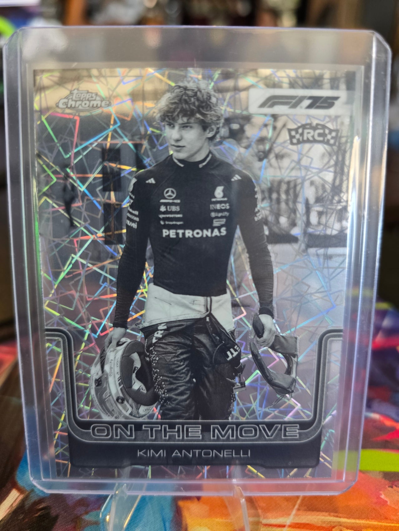 Topps Chrome Formula 1 2025 - Kimi Antonelli - RC - Rookie - On the Move - 185 - Black Ray
