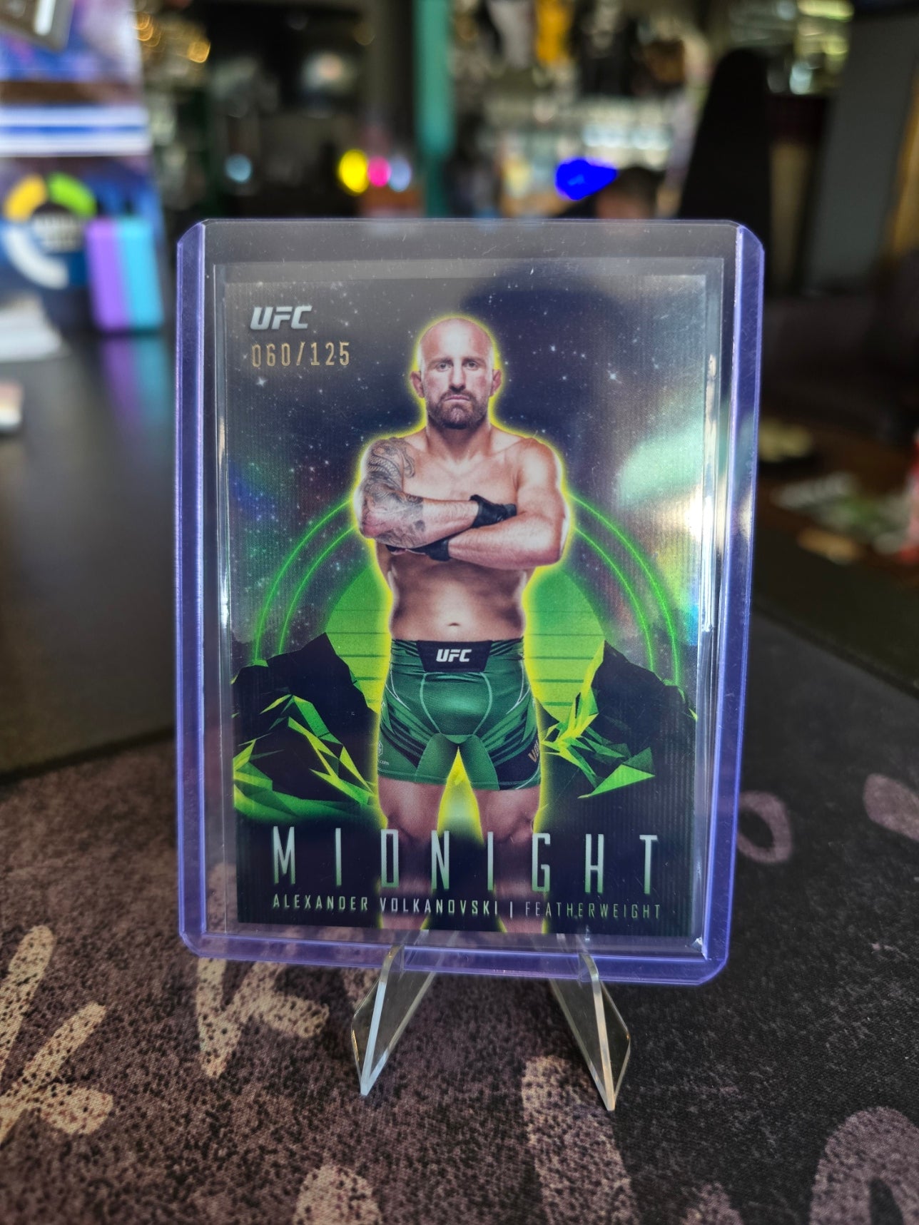 Topps Midnight UFC 2024 - Alexander Volkanovski 060/125