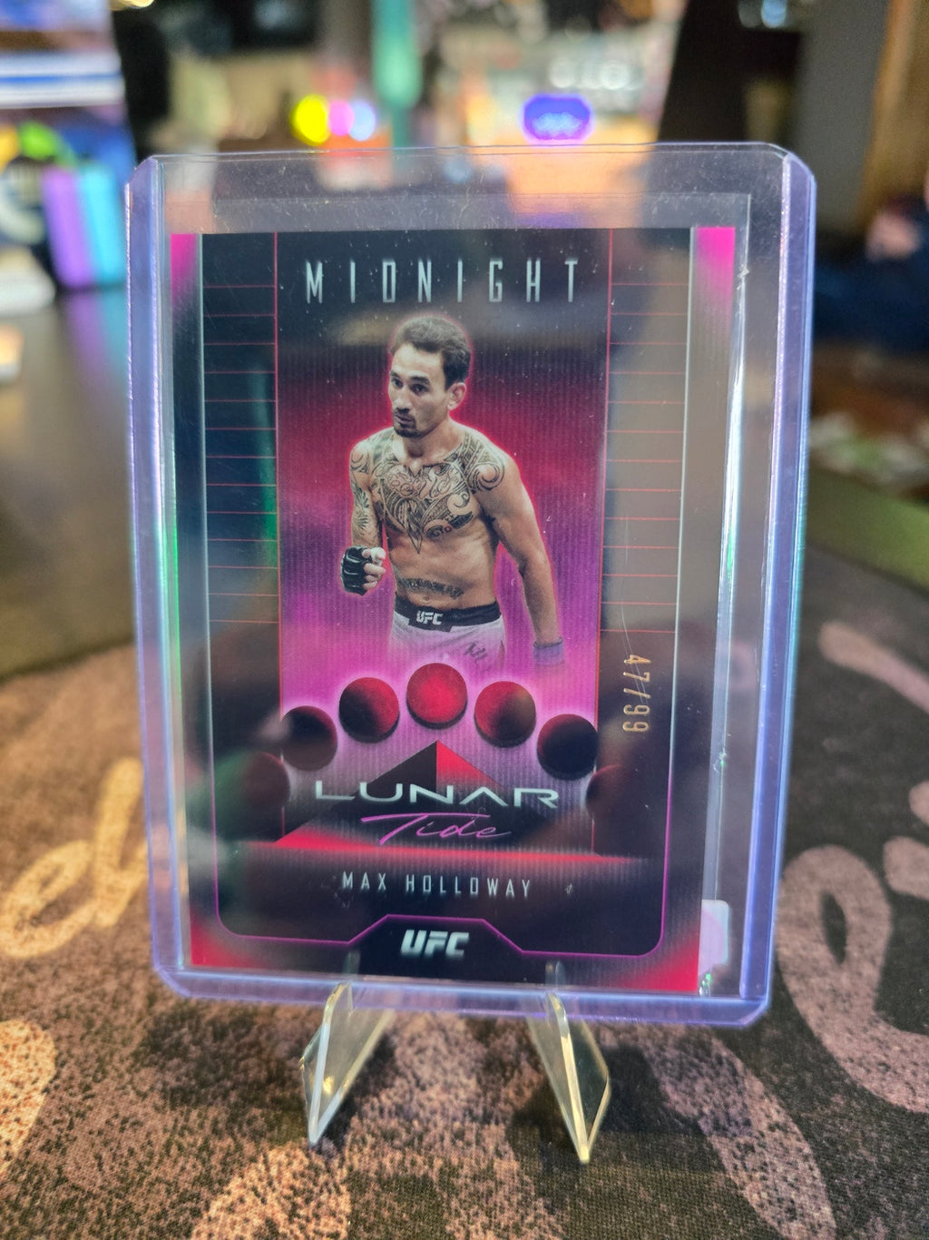 Topps Midnight UFC 2024 - Max Holloway - Lunar Tides 47/99
