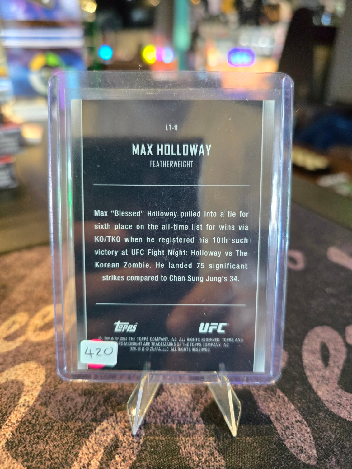 Topps Midnight UFC 2024 - Max Holloway - Lunar Tides 95/99