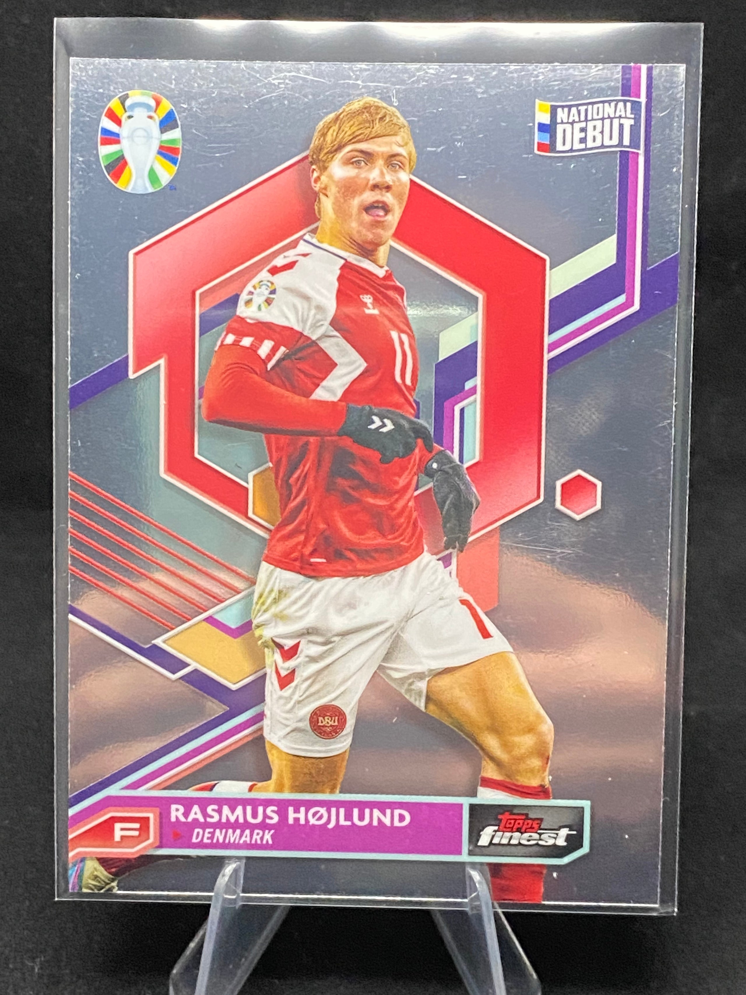 Topps Finest UEFA Euro 2023 - Rasmus Hojlund - 18