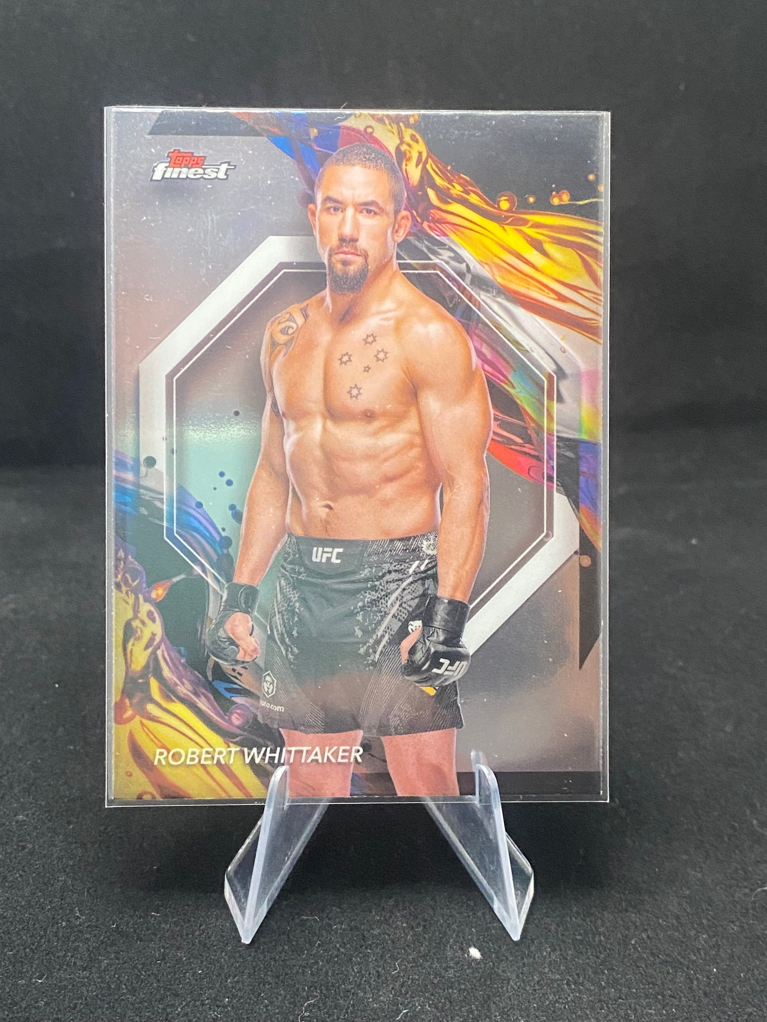 Topps Finest UFC - Robert Whittaker - 104 - Uncommon