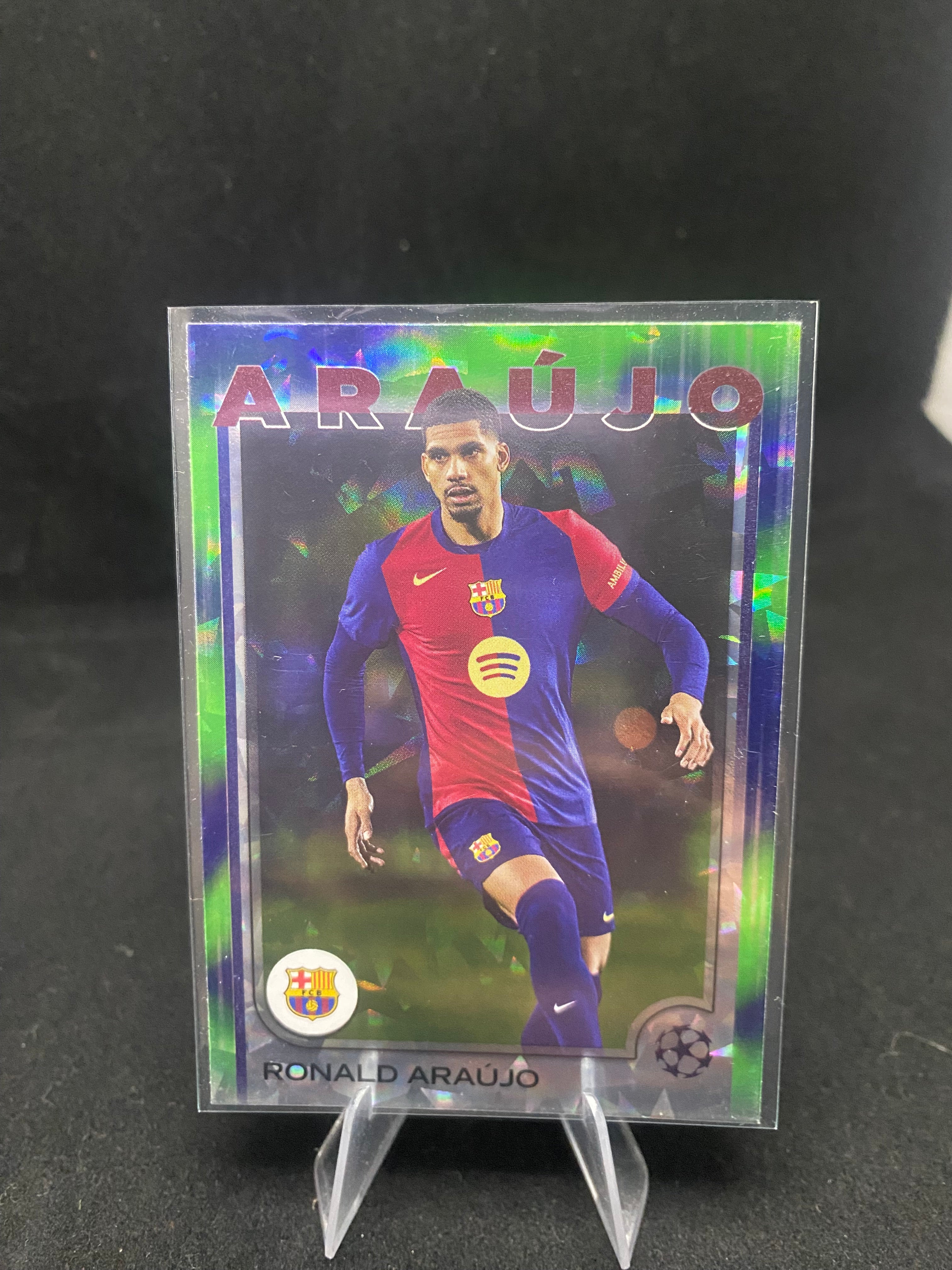 Topps UEFA Champions League 2025 - Ronaldo Araujo - 24