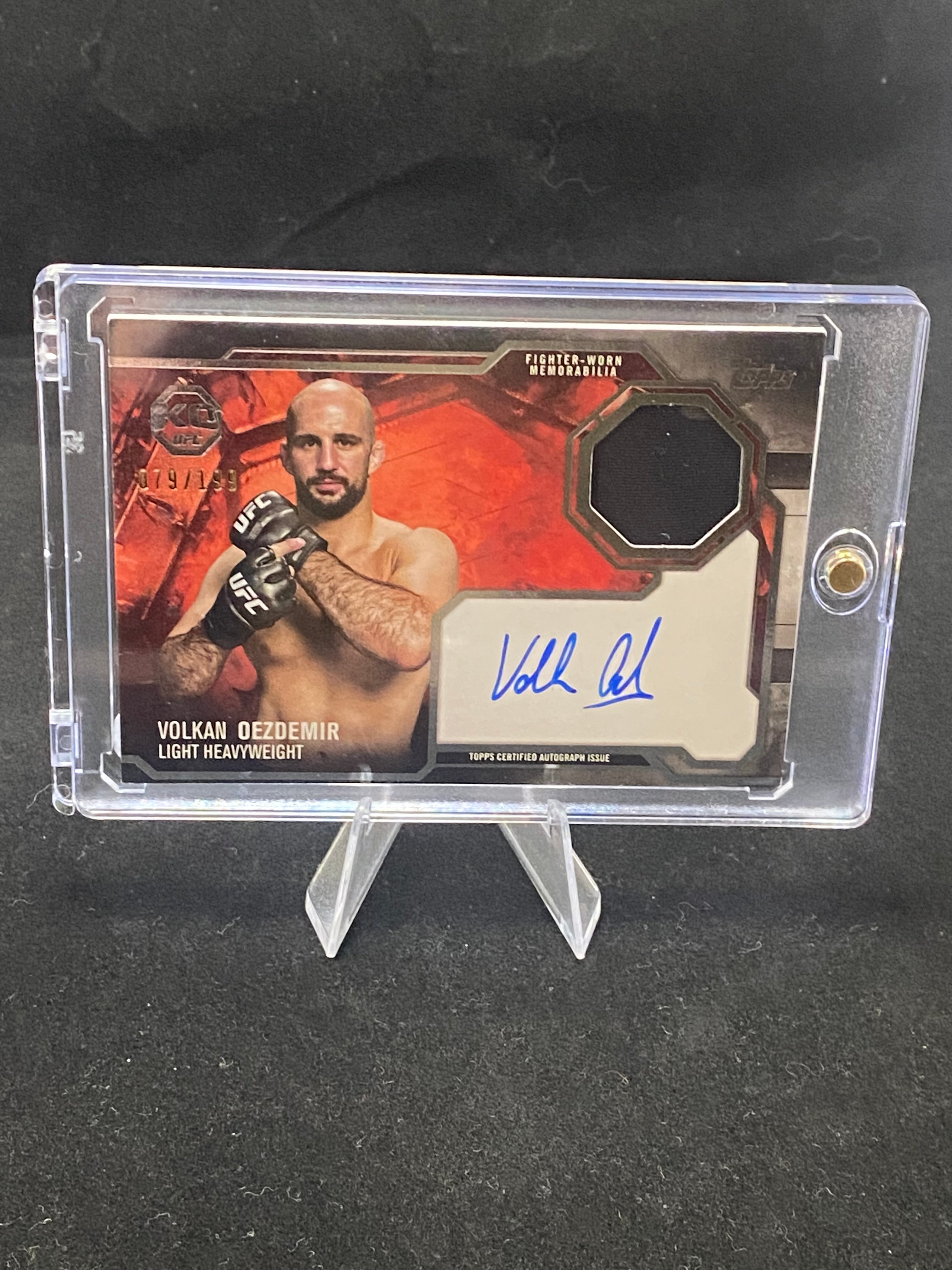 Topps UFC Knockout 2025 - Volkan Oezdemir - Autograph Relics Card - 079/199 - KAR-VO 