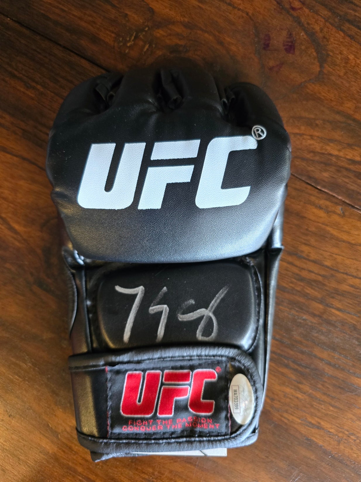 UFC Official - Bobby Green - Signed Glove - Certified